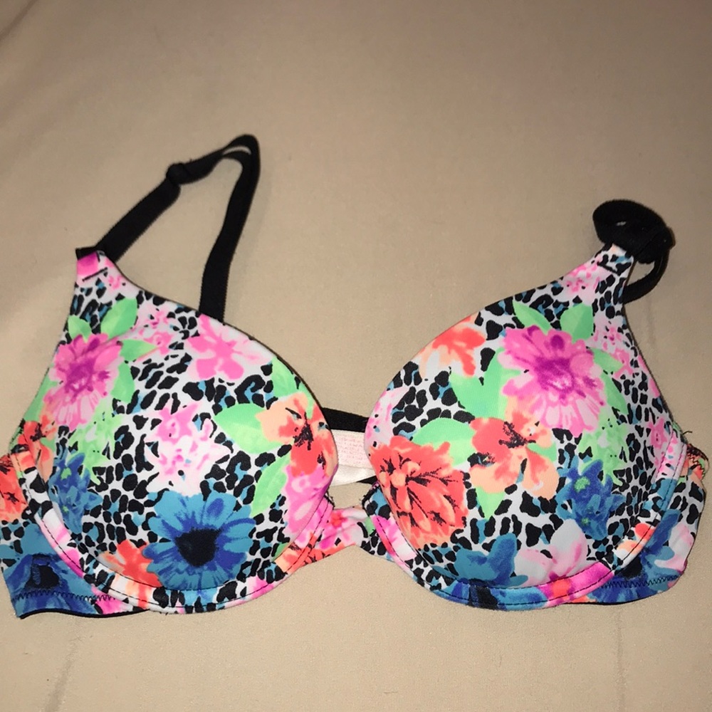 PINK Victoria’s Secret bra